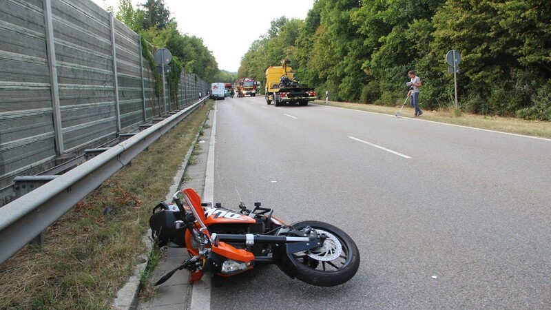 Bei einem schweren Unfall in Lappersdorf ist am Dienstagnachmittag ein Fahrlehrer ums Leben gekommen.