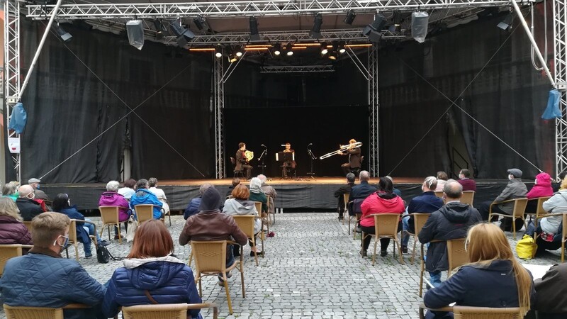 Das 2. Kammerkonzert im Thon-Dittmer-Palais - auf der Bühne (von links): Pablo Lago Soto, Jörg Altmannshofer und Helmut Schätz