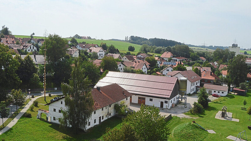 Die Gemeinde Baierbach vom Kirchturm aus betrachtet.