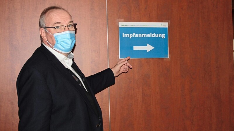Wartet, bis er nach der offiziellen Impfreihenfolge aufgerufen wird: Landrat Franz Löffler ist noch nicht geimpft.