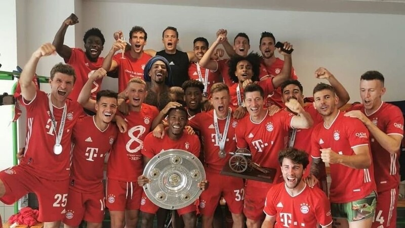 "Campeones! Campeones!": Die Bayern-Champions feiern in der Kabine den achten Titel in Serie