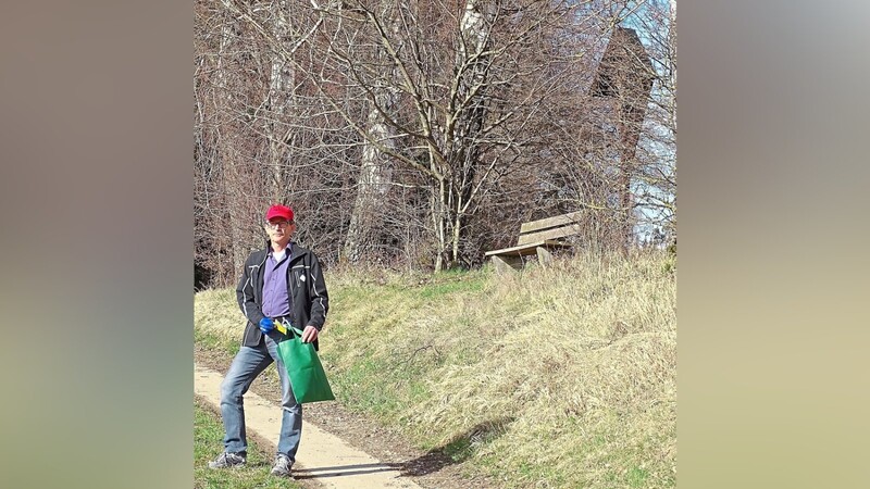 Komoot-Nutzer Franz Beck ruft Wanderer und Radler auf, sich für eine saubere Umwelt einzusetzen. Er führt immer einen Müll-Sammelbeutel mit.