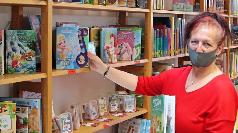 Büchereileiterin Beate Altmann hat bei der Bestellung des neuen Lesestoffs den Fokus besonders auf Kinderbücher gelegt.