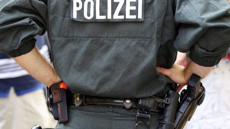 Alarmierende Zahlen aus der Oberpfalz! Dort haben die gewalttätigen Angriffe auf Polizeibeamte im Jahr 2017 einen neuen Höchststand erreicht. (Symbolbild)