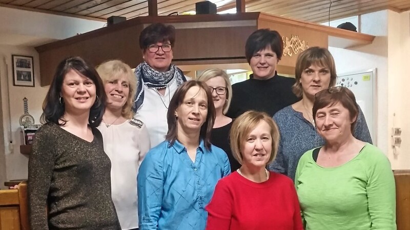 Die neun Ausschussmitglieder des Frauenbundes Oberlauterbach.