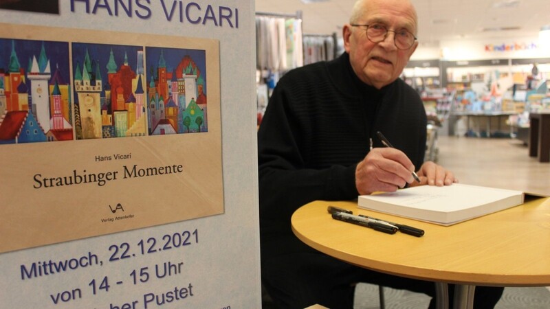 Am Mittwoch hat Hans Vicari bei Pustet eine Signierstunde für sein jüngstes Buch "Straubinger Momente" gegeben.
