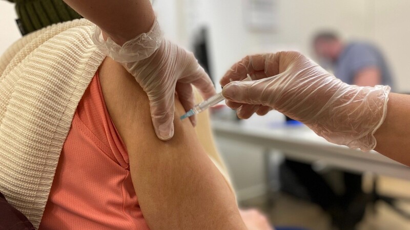 Die Intensivstationen in der Region Landshut sind voll. Schuld daran seien unter anderem Impfverweigerer. (Symbolfoto)