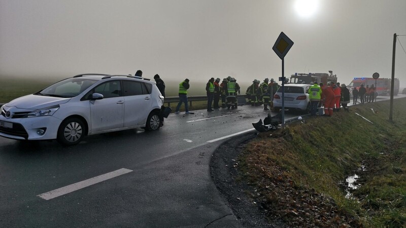 Bei einem Unfall bei Sengenbühl waren neun Personen beteiligt.