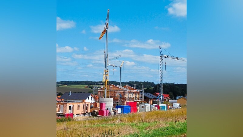 Baugebiet Bäckerberg in Egglkofen: Im Gemeinderat stellt man sich die Frage, ob es nach der Fortschreibung des Landesentwicklungsplans noch möglich ist, dass Einheimische in ihren Gemeinden bauen können.