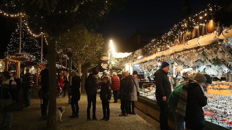 Am Donnerstagabend wurde der 40. Landshuter Christkindlmarkt eröffnet.