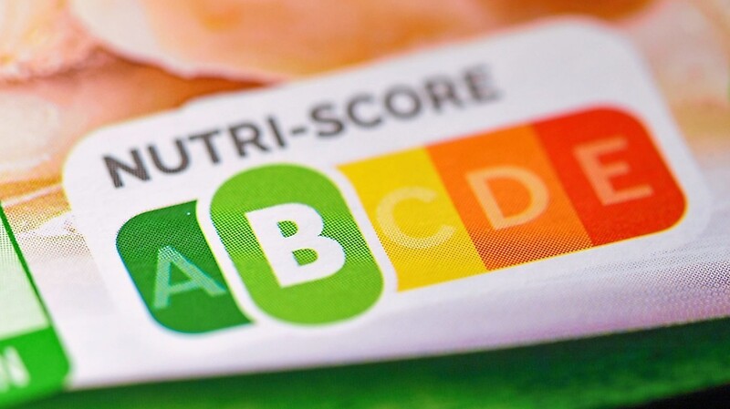 Ärzte, Verbraucherschützer und die SPD bevorzugen für die geplante Kennzeichnung von Lebensmitteln das farbige Logo Nutri-Score.