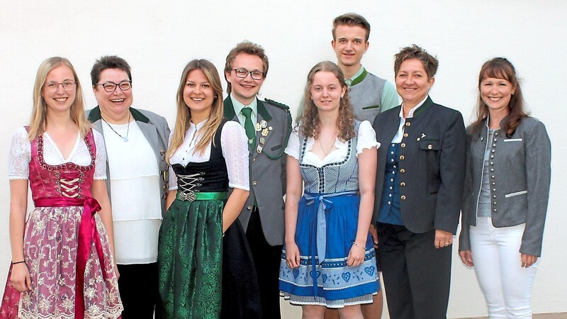 Die Jugendleitung des Schützengaus "Grenzfähnlein" mit Stadtrats-Jugendprecherin Andrea Pohmer und Gauschützenmeisterin, Landesjugendleiterin und DSB-Vizepräsidentin Evi Benner-Bittihn (von rechts).
