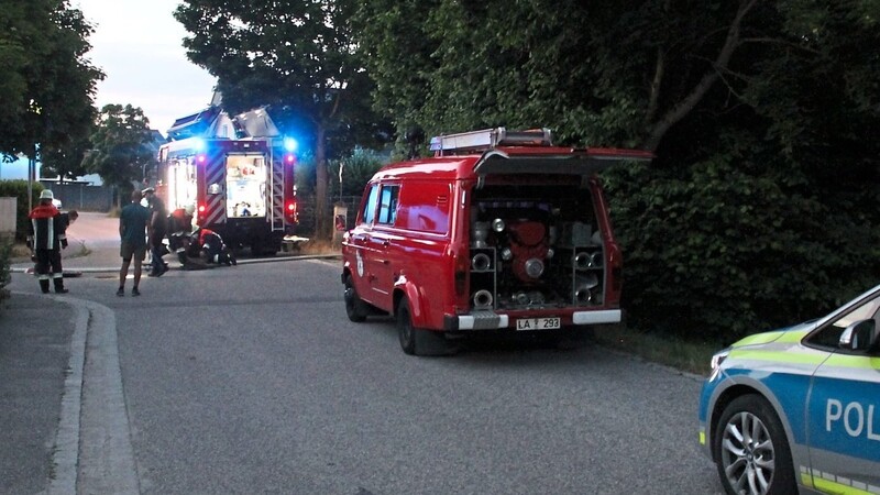 Die Feuerwehr wurde zu einem regenrückhaltebecken in der Eschenstraße gerufen.