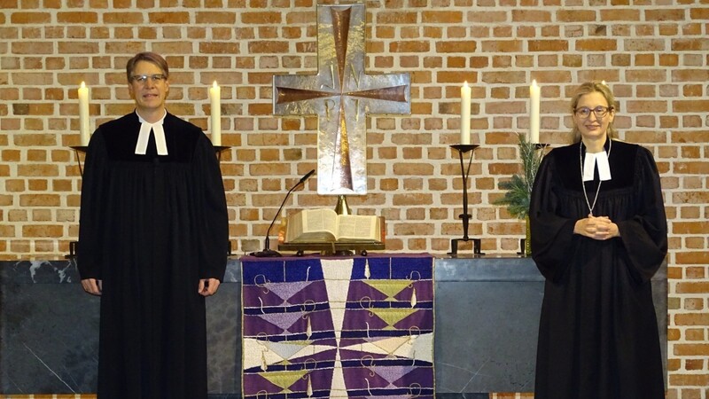 Dekanin Dr. Nina Lubomierski und Pfarrer Matthias Frör zelebrierten den Gottesdienst.