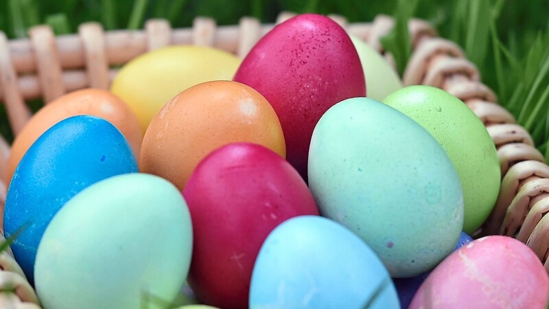 Eier sind eine hochwertige Protein-Quelle, enthalten Vitamine und Mineralstoffe. Man kann sie an Ostern guten Gewissens genießen.