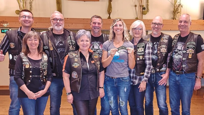 Das neue Führungsteam des Harley Davidson Niederbayern Chapters freut sich auf die Aufgaben.