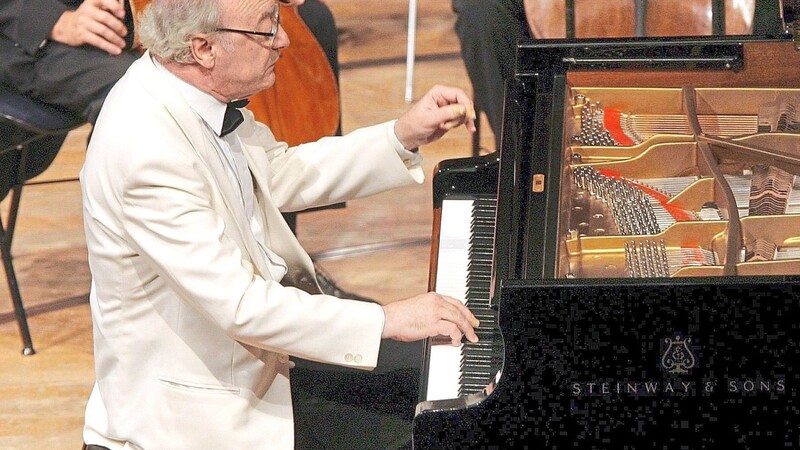 Am 5. Januar feierte Alfred Brendel (hier eine Aufnahme aus dem Jahr 2006) seinen 90. Geburtstag. Seine 60-jährige Karriere beendete er 2008 mit einer Reihe von Konzerten, unter anderem in der New Yorker Carnegie Hall und im Musikverein in Wien.