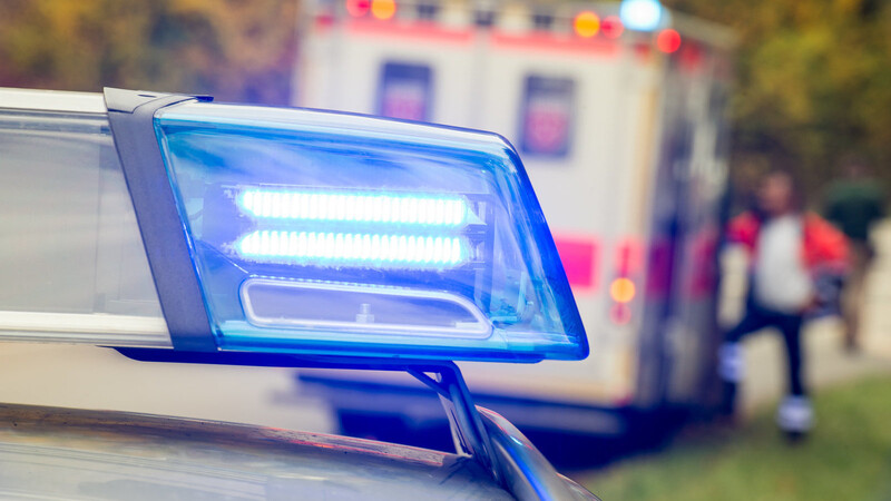 Bei einem tragischen Unfall im Landkreis Landshut ist am Samstagnachmittag ein junger Motorradfahrer lebensgefährlich verletzt worden. (Symbolbild)