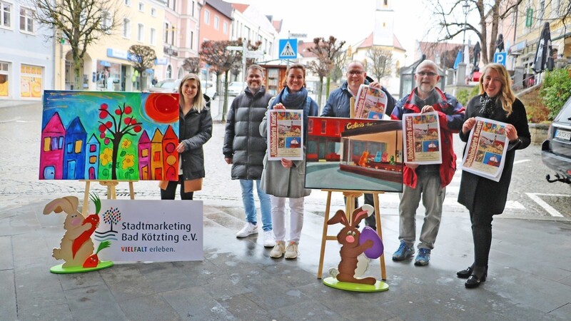 Bunt ist Trumpf: Die Vorstandschaft des Vereins Stadtmarketing Bad Kötzting stellte am Dienstag das Projekt Kunstwanderweg "Unbehinderte Kunst" vor. Ab Freitag, 8. April, sind alle Werke in den Schaufenstern zu sehen.