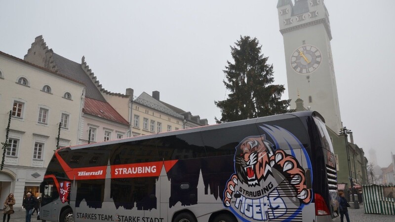 Der neue Mannschaftsbus der Straubing Tigers.