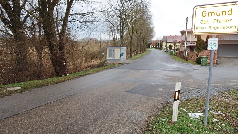 Die Kreuzung an der westlichen Ortseinfahrt von Gmünd wurde nicht mitasphaltiert.