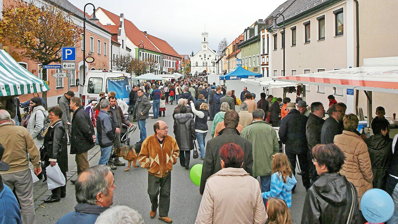 Das waren noch Zeiten, als der Gewerbeverein noch Märkte organisierte im Markt Nandlstadt: Unser Archivbild stammt von 2008.