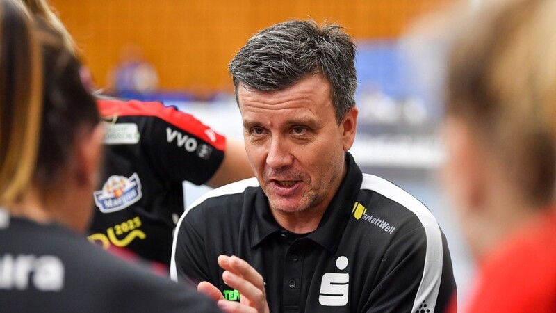 Cheftrainer Alex Waibl fehlt dem Dresdner SC krankheitsbedingt beim Auswärtsspiel in Straubing.