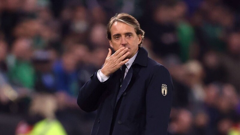 So hat er sich das nicht vorgestellt: Roberto Mancini muss mit Italien in die Playoffs, um noch ein WM-Ticket zu ergattern.