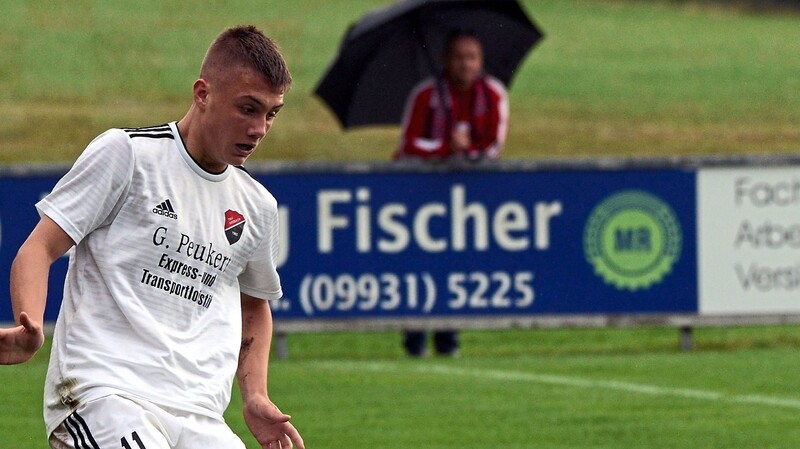 Simon Griesbeck ist künftig für den SV Schalding-Heining in der Regionalliga am Ball.