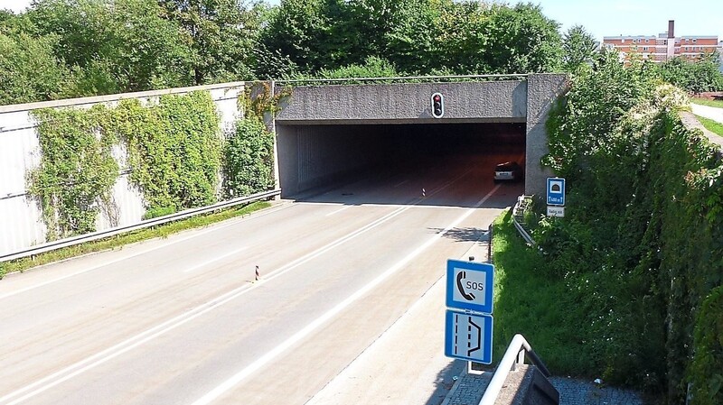 Wegen der Wartungs- und Reinigungsarbeiten müssen die B 11-Tunnel teilweise gesperrt werden.