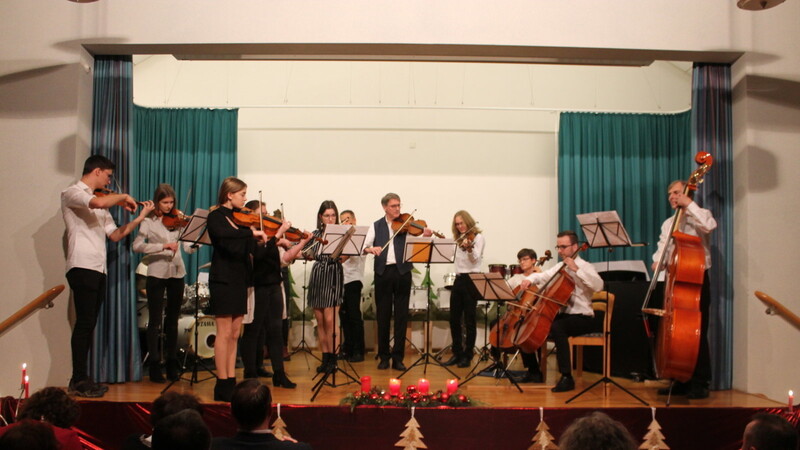 Mit den Raum ausfüllenden Klängen eröffnete das Rottenburger Kammerorchester die zweite Hälfte des Konzerts.