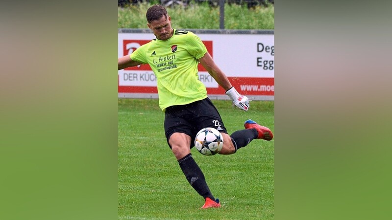 Torhüter Niklas Krinninger verlässt Seebach und kehrt zu Regionalligist SV Schalding-Heining zurück.