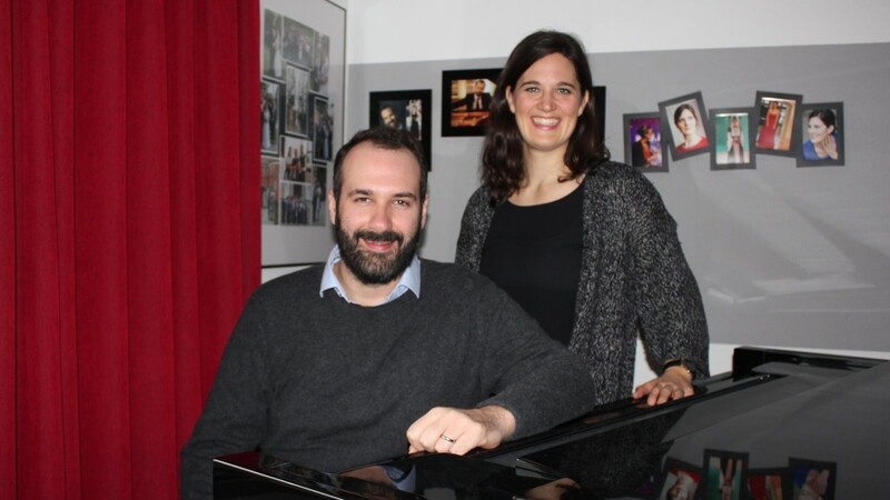 Eva Maria Summerer und ihr Ehemann Raphael Fusco freuen sich auf die gemeinsamen Auftritte: Erst am 25. April in Walderbach und im Sommer dann beim Opernfestival in Amberg.
