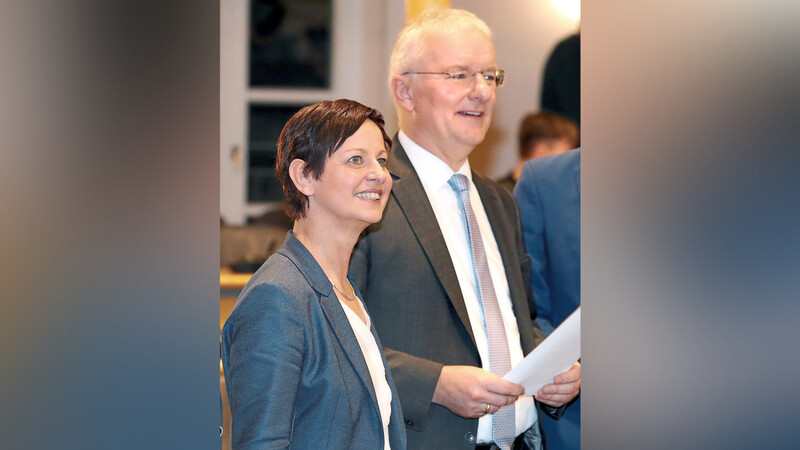 Sigi Hagl und Alexander Putz am 15. März bei der Bekanntgabe der Ergebnisse des ersten Wahlgangs im Neuen Plenarsaal.
