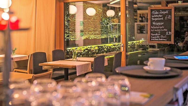 Leere Tische, von Gästen ist weit und breit nichts zu sehen. Bilder wie dieses hier aus dem leeren Restaurant Jedermann in Straßkirchen sind in allen Gastronomiebetrieben im Landkreis Straubing-Bogen mittlerweile Alltag geworden.