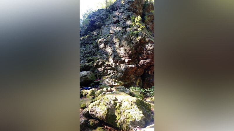 An diesem Felsen verunglückte die 47-jährige Urlauberin schwer.