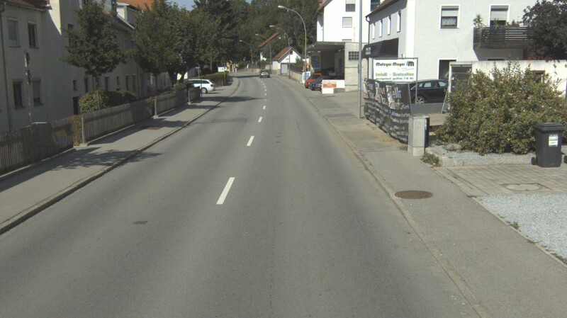 Kommende Woche bessert das Staatliche Bauamt Landshut in der Veldener Straße (B 15) Schadstellen aus.