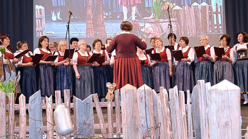 "Eine kleine Weise" sang der Landfrauenchor zur Begrüßung der Gäste.
