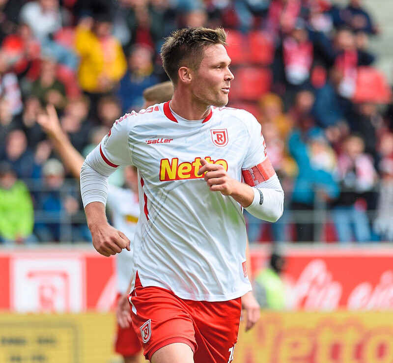 Darf im Heimspiel gegen Bielefeld auf einen Einsatz in der Startelf hoffen: Jahn-Stürmer Andreas Albers. 