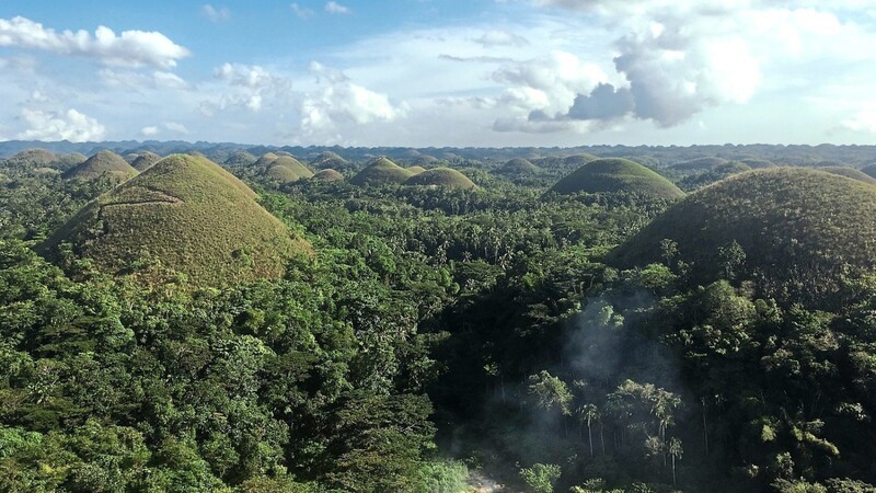 Die Chocolate Hills auf Bohol. Diese geologisch besonderen Formationen gibt es weltweit kein zweites Mal.