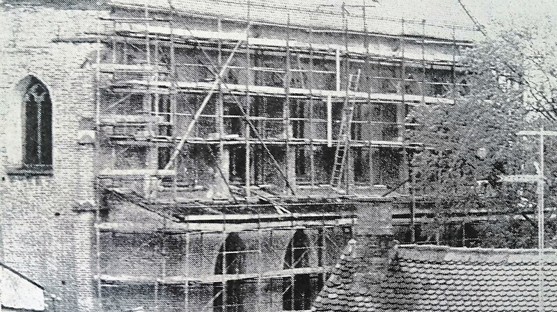 Im Mai 1970 wurde St. Johannes umfassend renoviert - nach der Außenfassade folgte die Innenrenovierung.
