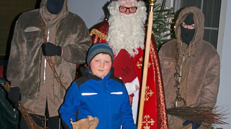 Der Nikolaus und seine Gefährten haben 28 Familien in drei Tagen besucht und dabei zahlreiche Kinder erfreut.
