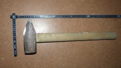 Dieser Hammer wurde als Spurenträger sichergestellt.