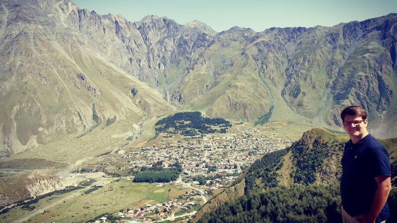 Johannes Becher macht derzeit Urlaub am Berg Kazbegi in Georgien.