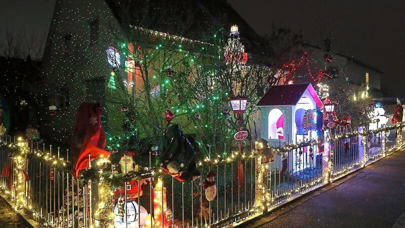 Das Weihnachtshaus der Familie Wallner in der Bayerwaldsiedlung ist jedes Jahr ein Spektakel.