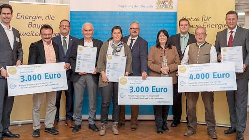 Die diesjährigen Sieger des Bürgerenergiepreises Oberpfalz.