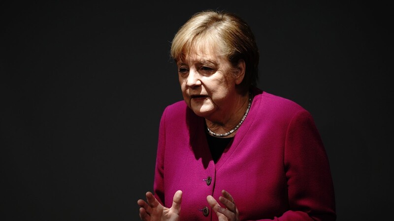 Bundeskanzlerin Angela Merkel will dem Bund und damit de facto sich selbst mehr Zuständigkeiten im Kampf gegen die Corona-Pandemie verschaffen.