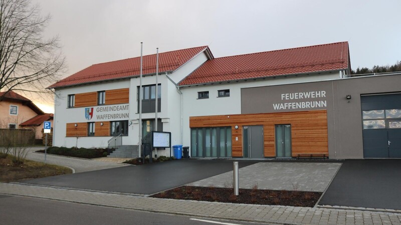Der Gemeinderat Waffenbrunn befasste sich in seiner jüngsten Sitzung unter anderem damit, wie die Geruchsbelastung in Maiberg behoben werden kann.
