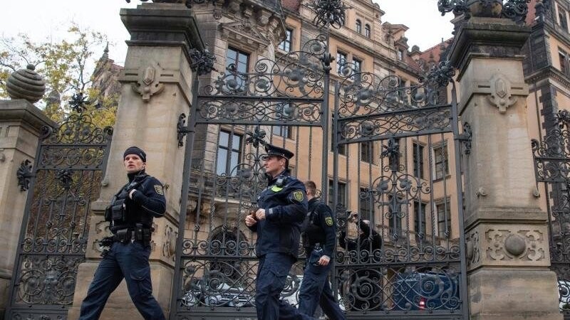Nach dem Juwelendiebstahl von Dresden hat die Polizei eine hohe Belohnung für Hinweise ausgelobt.