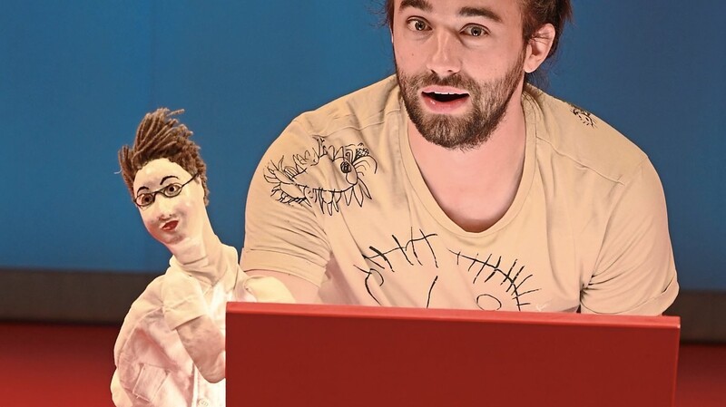 "Wutländer" Michael Zehentner mit Puppe.